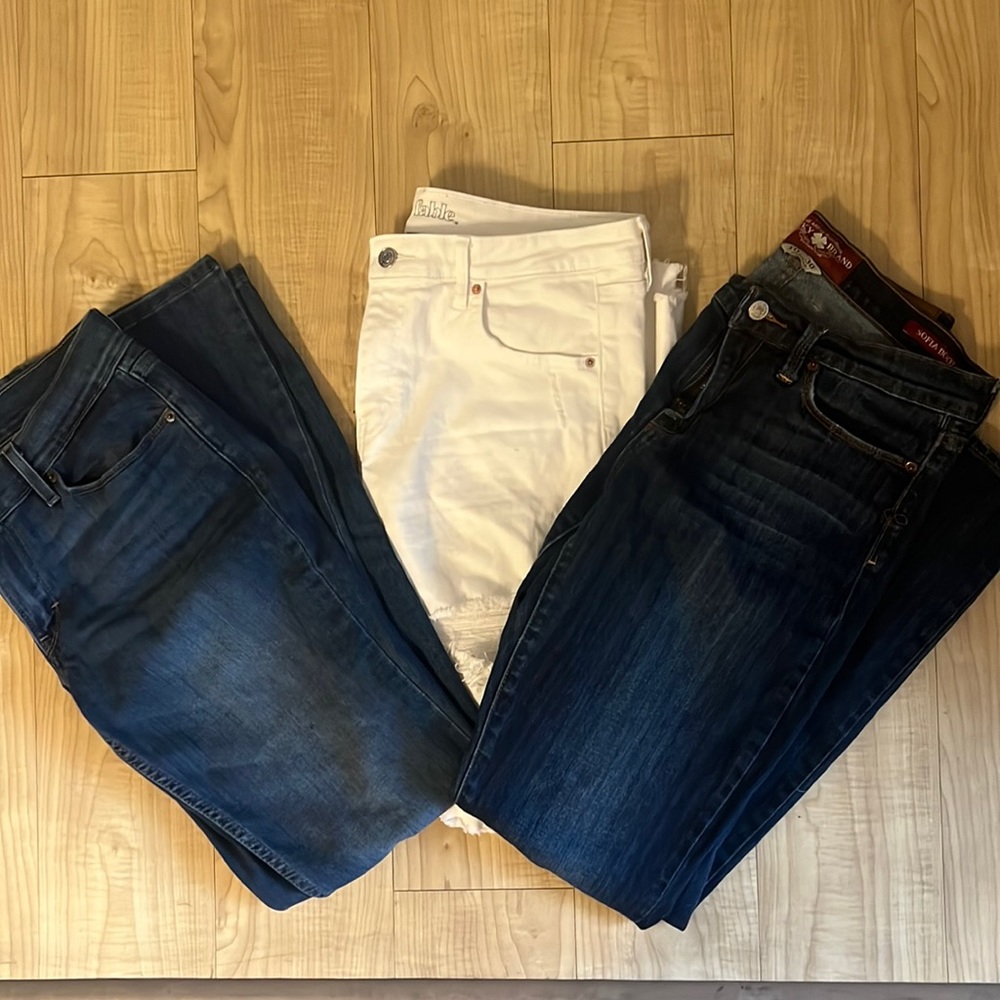 (3) Pair of good jeans!!! Levi, Wild Fable, Lucky Brand